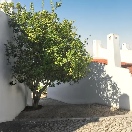 Bright Family House In With Stunning Sea View アルヴォル