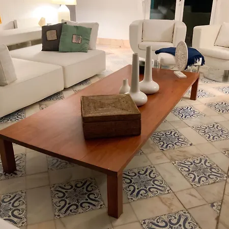 Bright Family House In With Stunning Sea View *