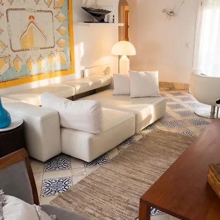 Tatil Evi Bright Family House In With Stunning Sea View Alvor