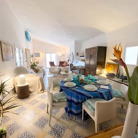 Bright Family House In With Stunning Sea View Tatil Evi