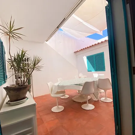 Bright Family House In With Stunning Sea View *