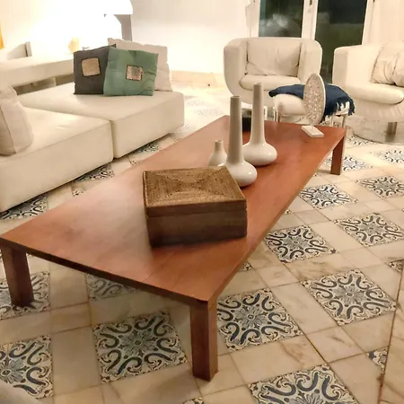 Сasa de vacaciones Bright Family House In With Stunning Sea View